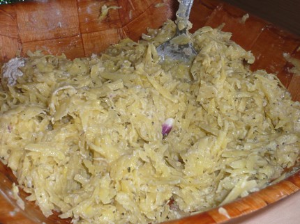 Grated potatoes - onions - flour mix